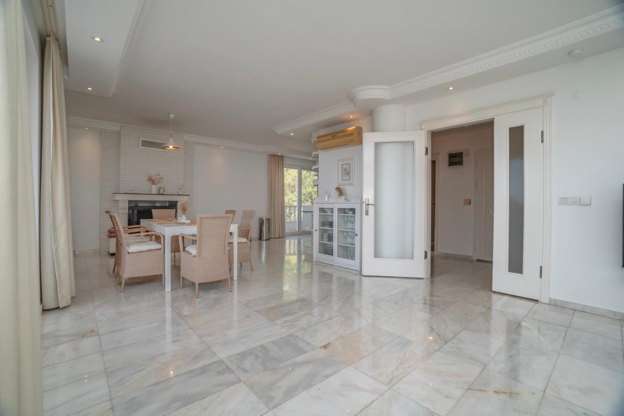 Villa Mit Einzigartigem Ausblick