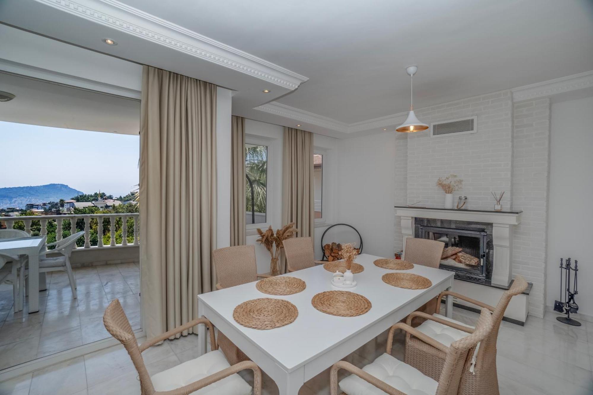 Villa Mit Einzigartigem Ausblick Alanya
